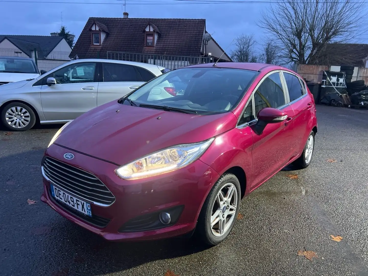 Ford Fiesta 1.0 ECOBOOST 100CH STOP\u0026START TITANIUM 5P Rot - 1