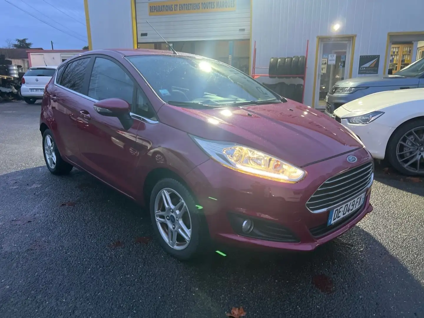 Ford Fiesta 1.0 ECOBOOST 100CH STOP\u0026START TITANIUM 5P Rot - 2