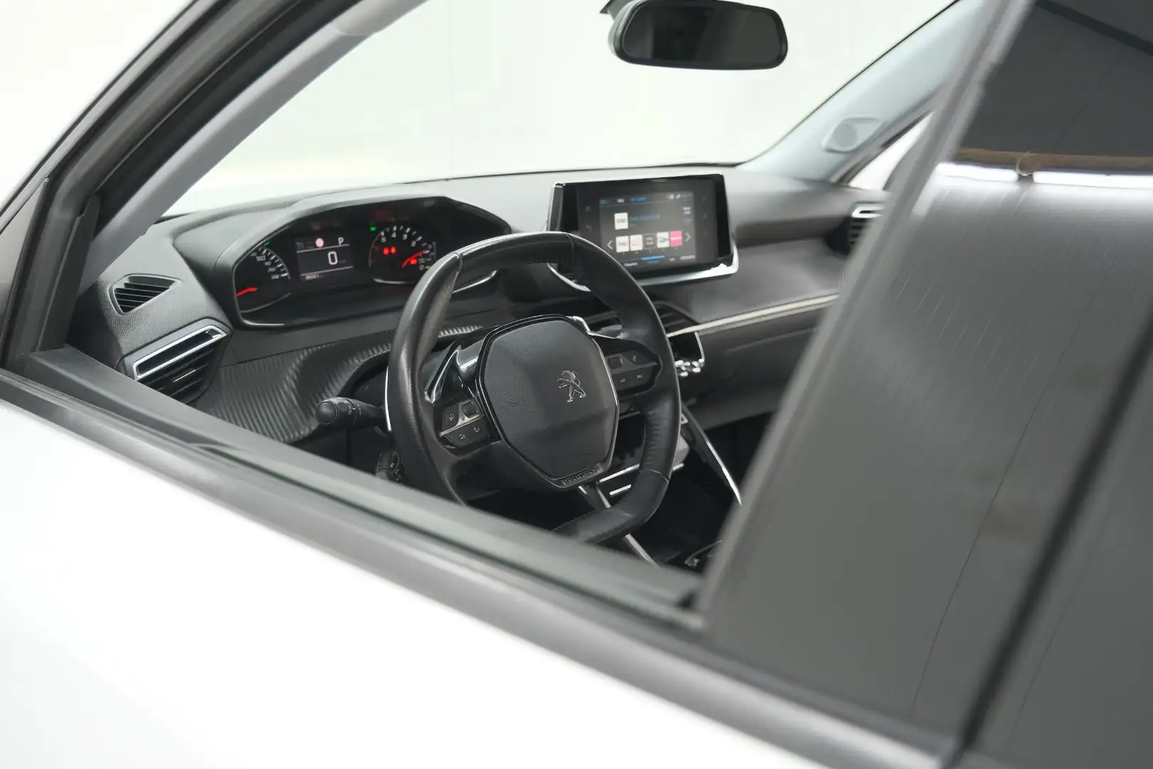 Peugeot 2008 PureTech 130 EAT8 Allure | Parkeersensoren | Navig Wit - 2