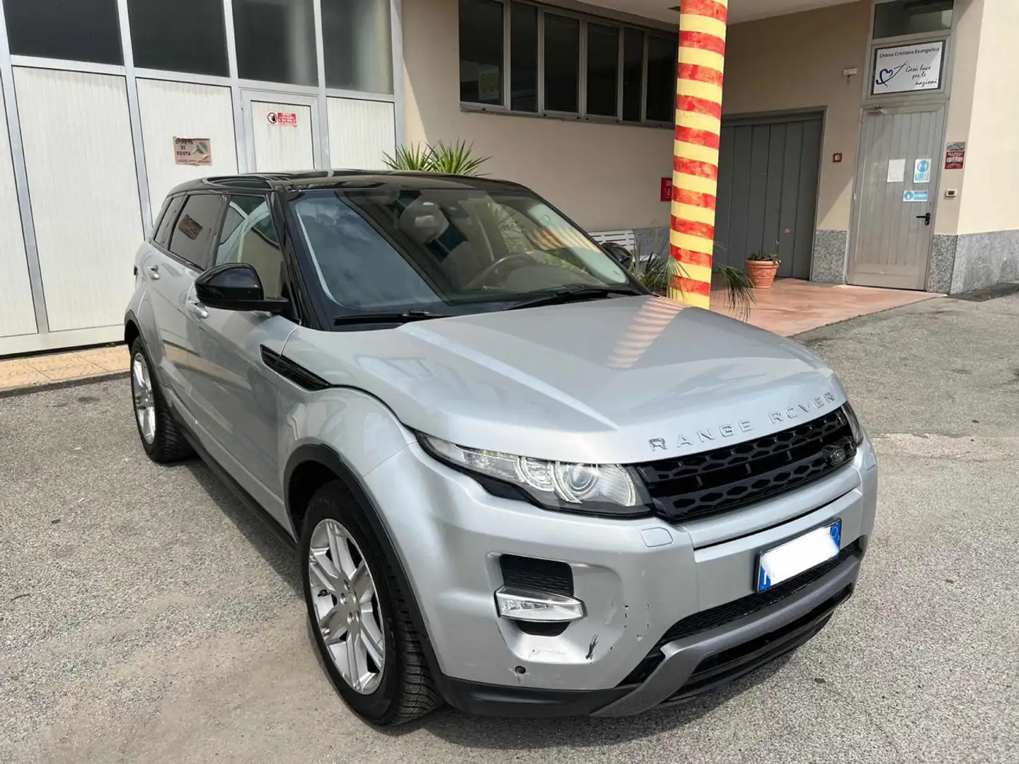 Land Rover Range Rover Evoque 2.2 Sd4 5p. Pure Argento - 2