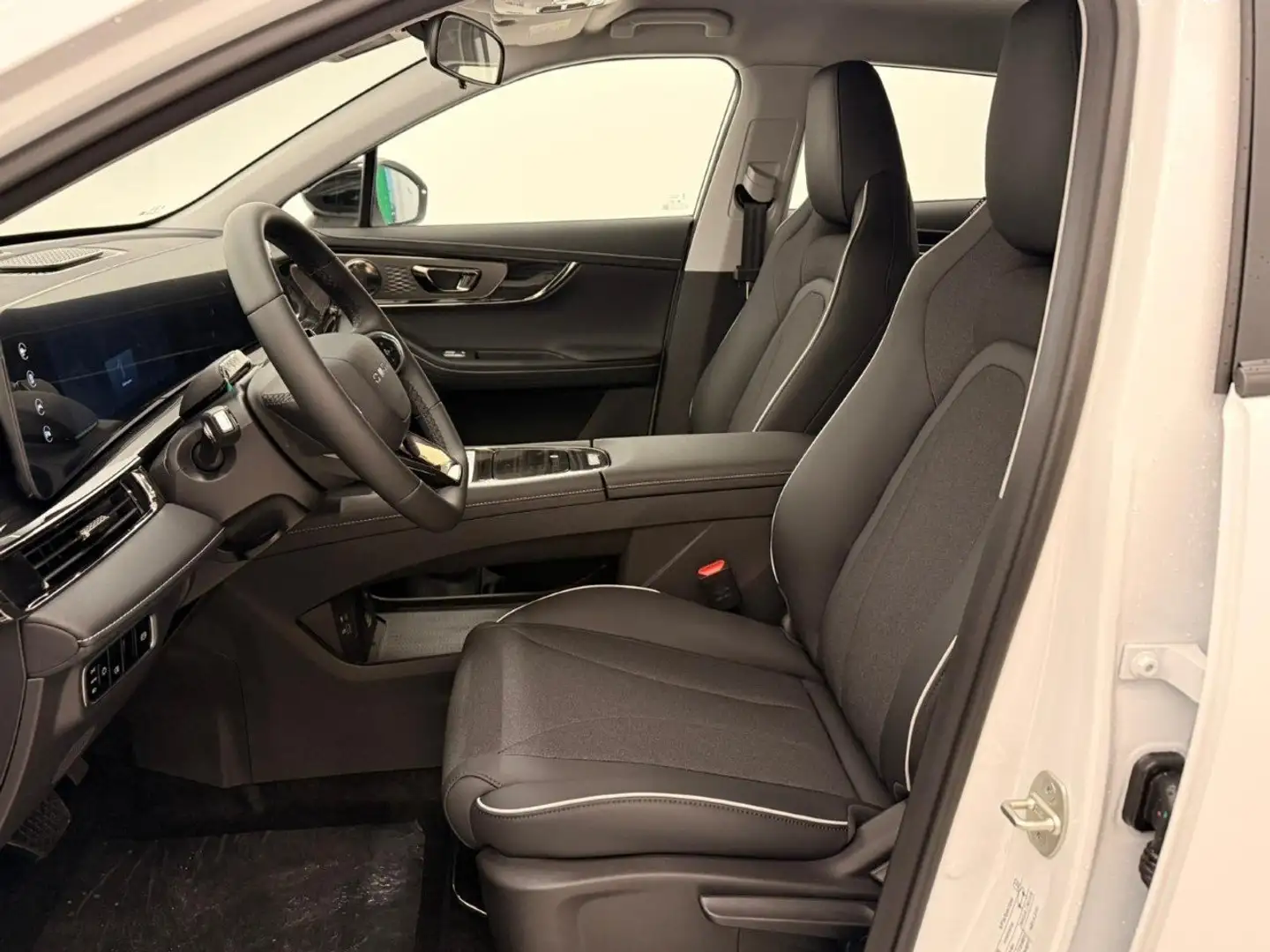 Omoda 5 Omoda 5 SHS-H 1.5 tgdi hev Pure  7 anni garanzia Weiß - 2