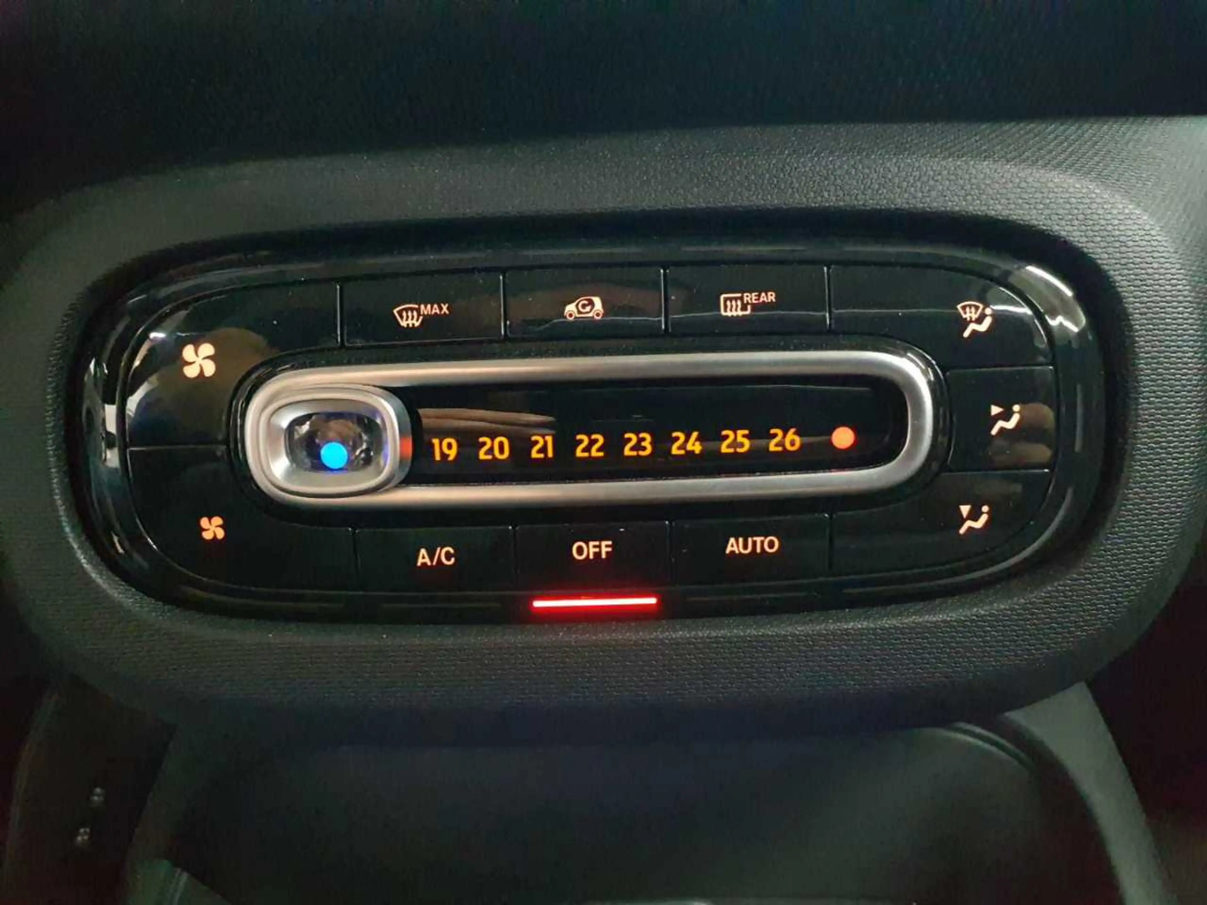 smart forTwo smart fortwo coupe EQ passion SHZ — photo 15