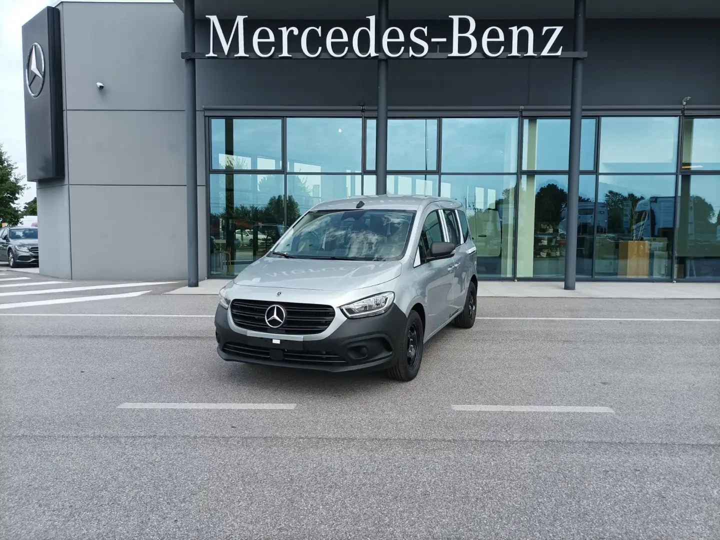 Mercedes-Benz Citan 112 CDI Tourer N1 Gris - 2