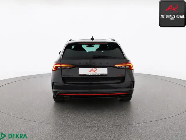 Skoda Octavia view 4