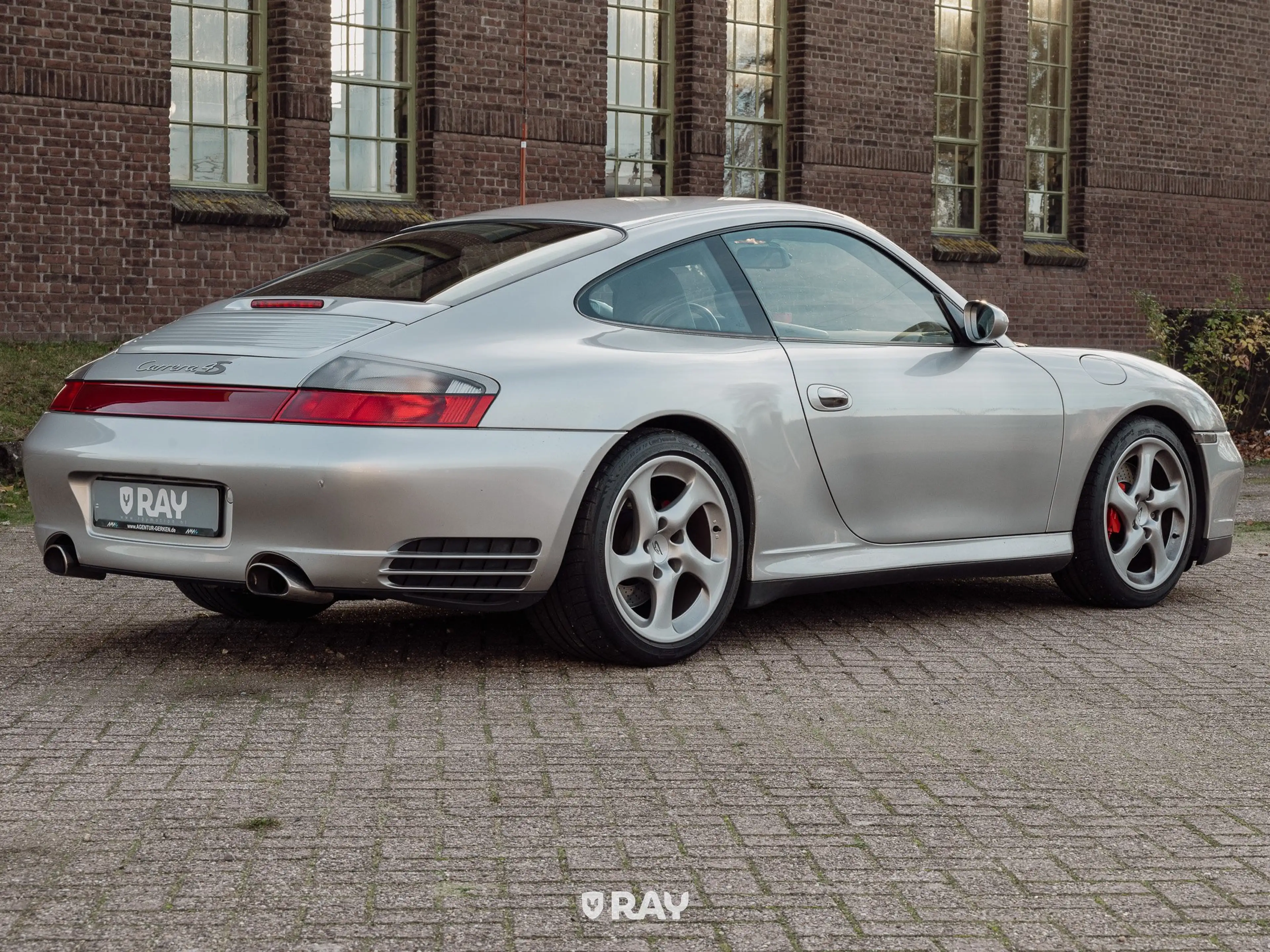 Porsche 996 3.6 Coupé Carrera 4S — photo 4