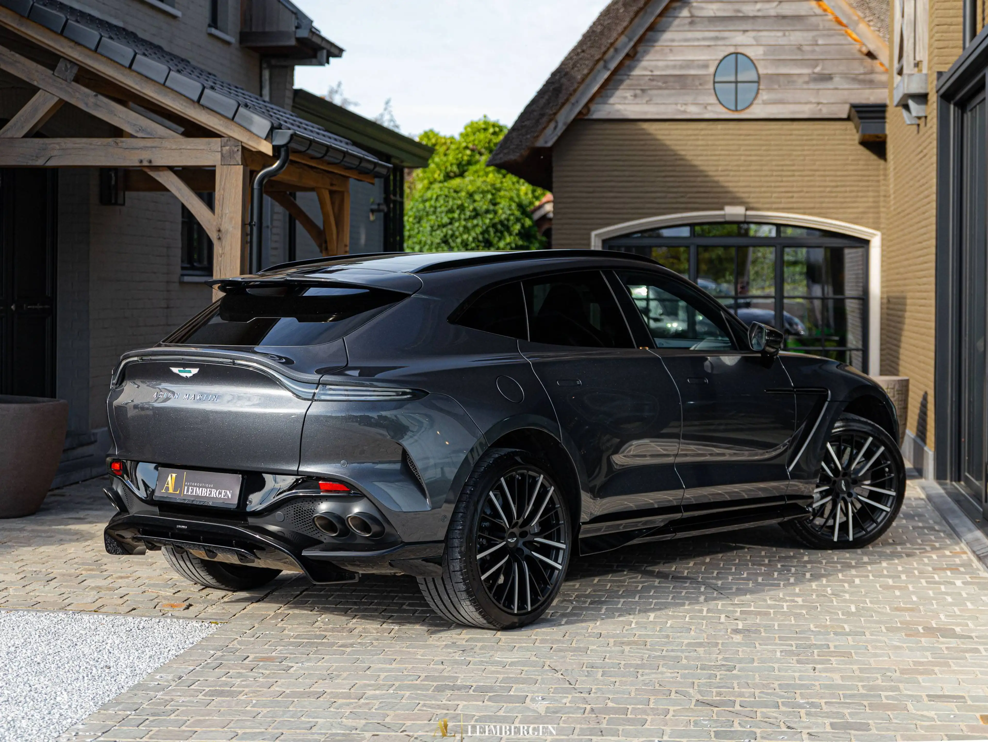Aston Martin DBX 707 / Facelift / Belgian Car / 1 Owner / Front PPF / 23" Forged / Pano / Carbon Brakes / Cooled Seats — photo 9