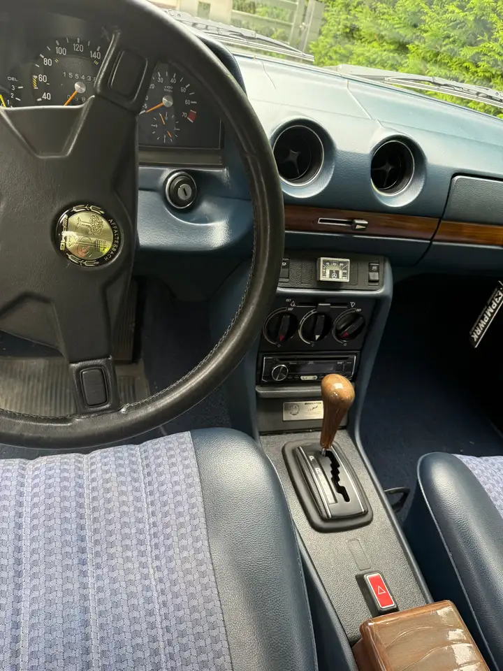 Mercedes-Benz Baureihe 123 280 E, foto 9