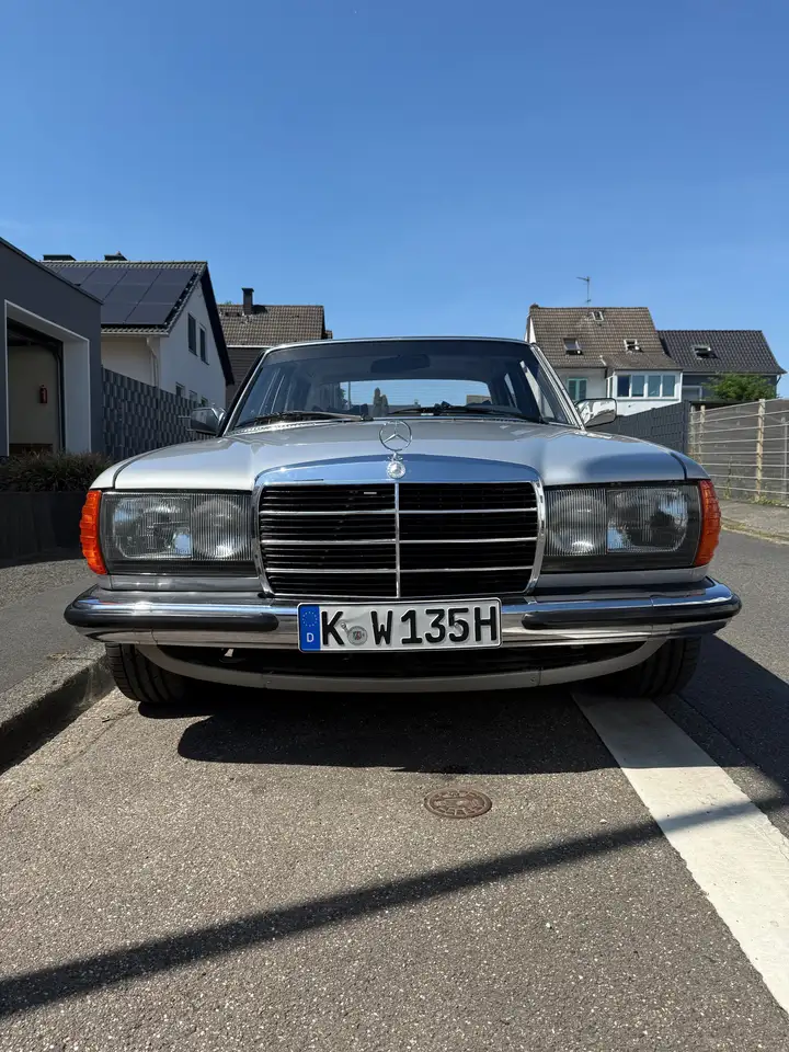 Mercedes-Benz Baureihe 123 280 E, foto 2