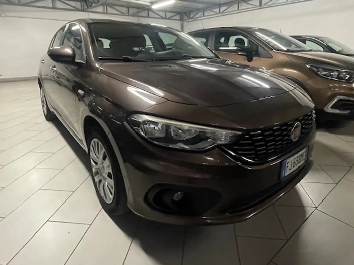 Fiat Tipo Tipo 5 porte II 2016 5p 1.3 mjt Easy s Marrone - 1