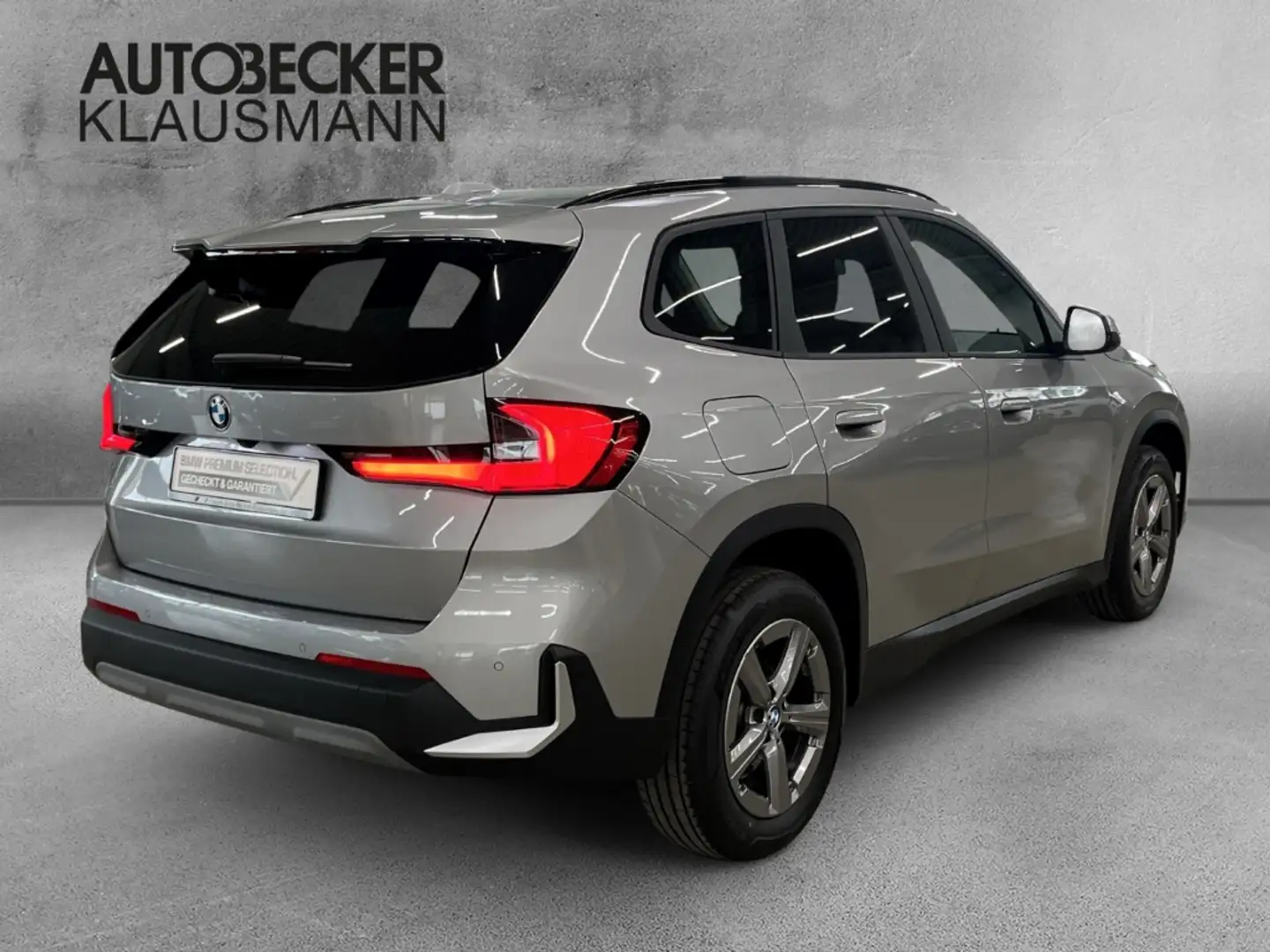 BMW X1 sDRIVE18i AUTOMATIK WIDESCREEN SPORTSITZE KAMERA L Silber - 2