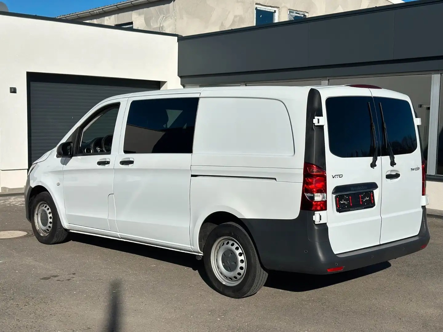 Mercedes-Benz Vito Kasten 114 BT RWD lang AUTOMATIK/HU NEU/PDC Weiß - 2