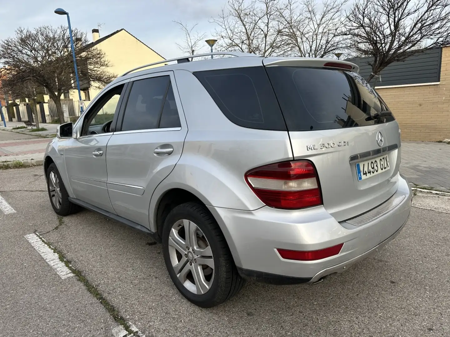 Mercedes-Benz ML 300 300CDI BE 4M Aut. Kék - 2