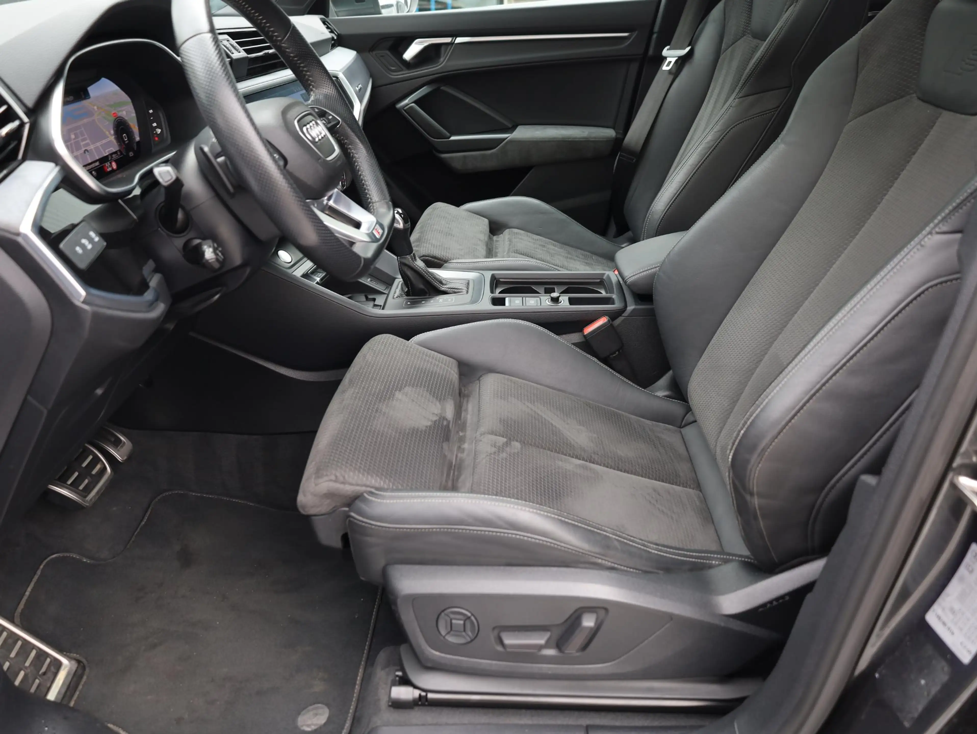 Audi Q3 Sportback 45 TFSI quattro 2x S-Line 230PK | Panoda — photo 41