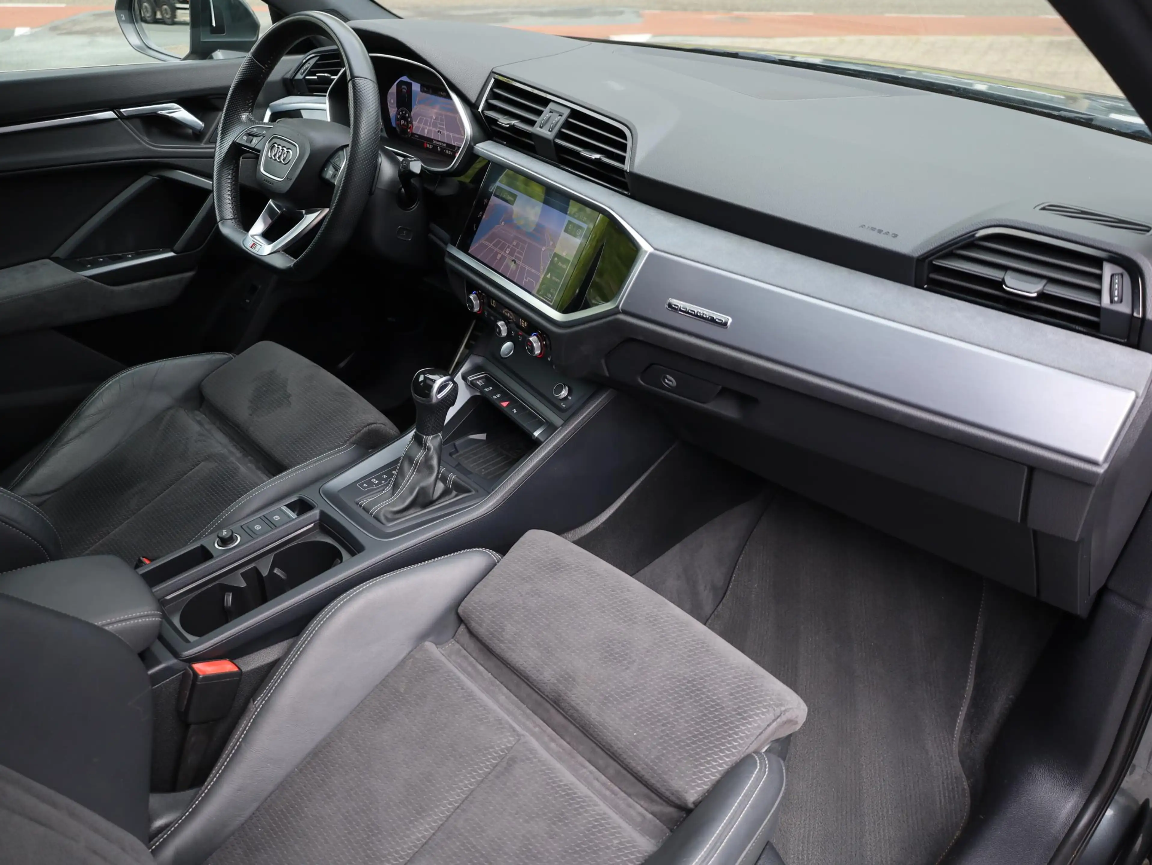 Audi Q3 Sportback 45 TFSI quattro 2x S-Line 230PK | Panoda — photo 45