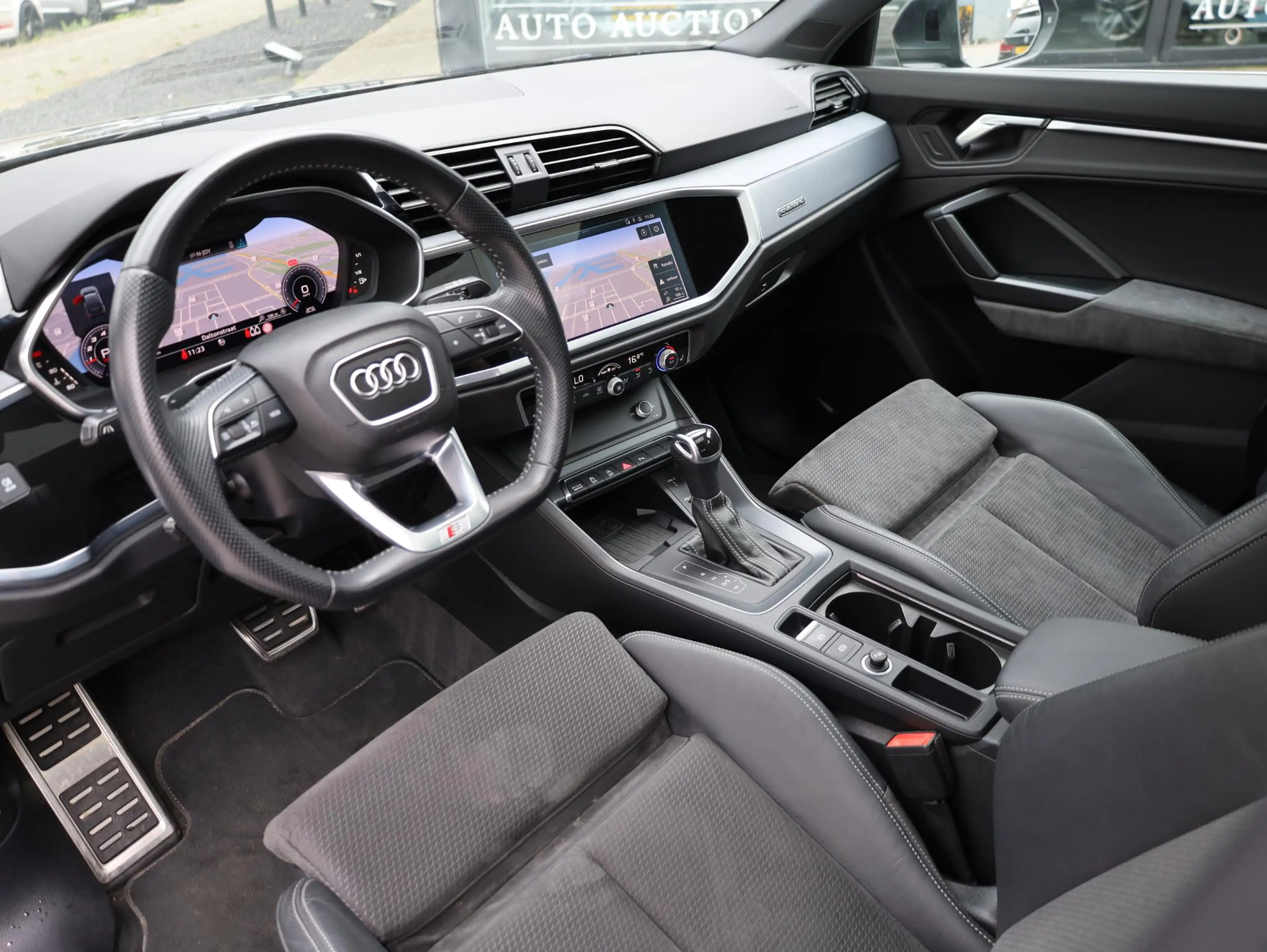 Audi Q3 Sportback 45 TFSI quattro 2x S-Line 230PK | Panoda — photo 6