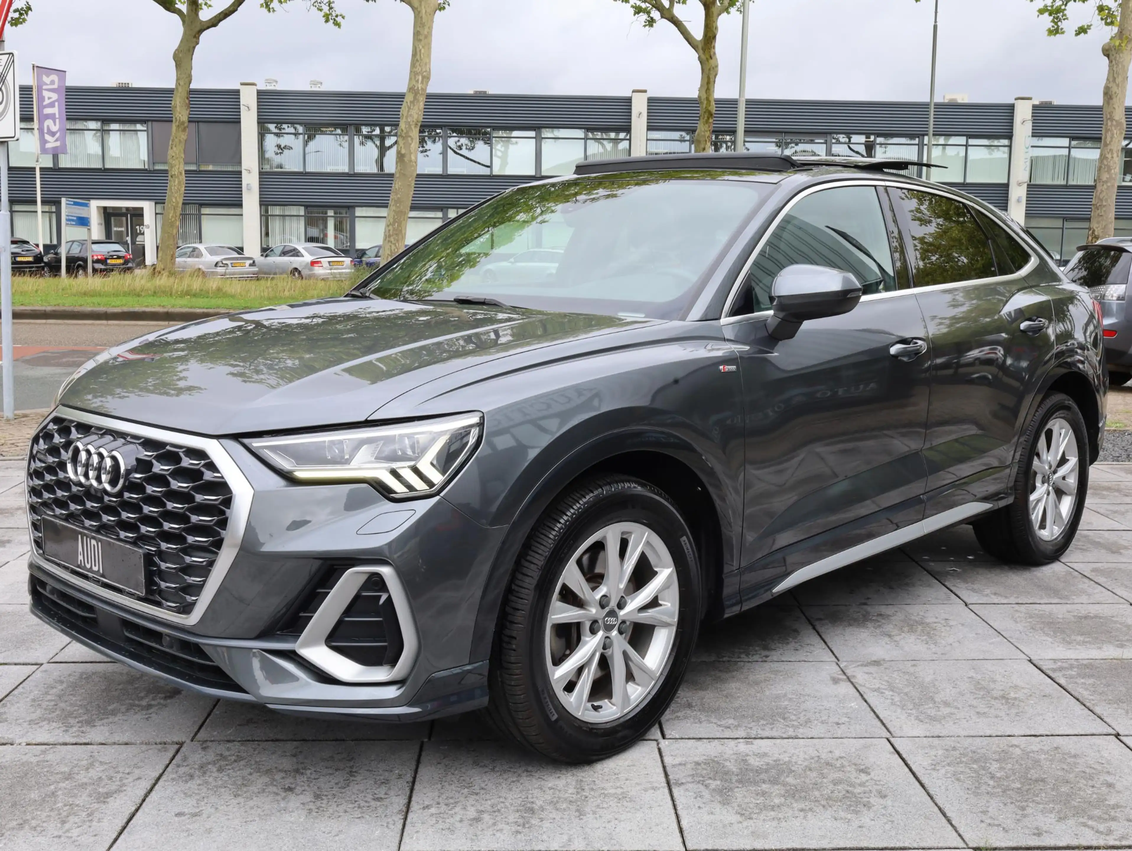 Audi Q3 Sportback 45 TFSI quattro 2x S-Line 230PK | Panoda — photo 30