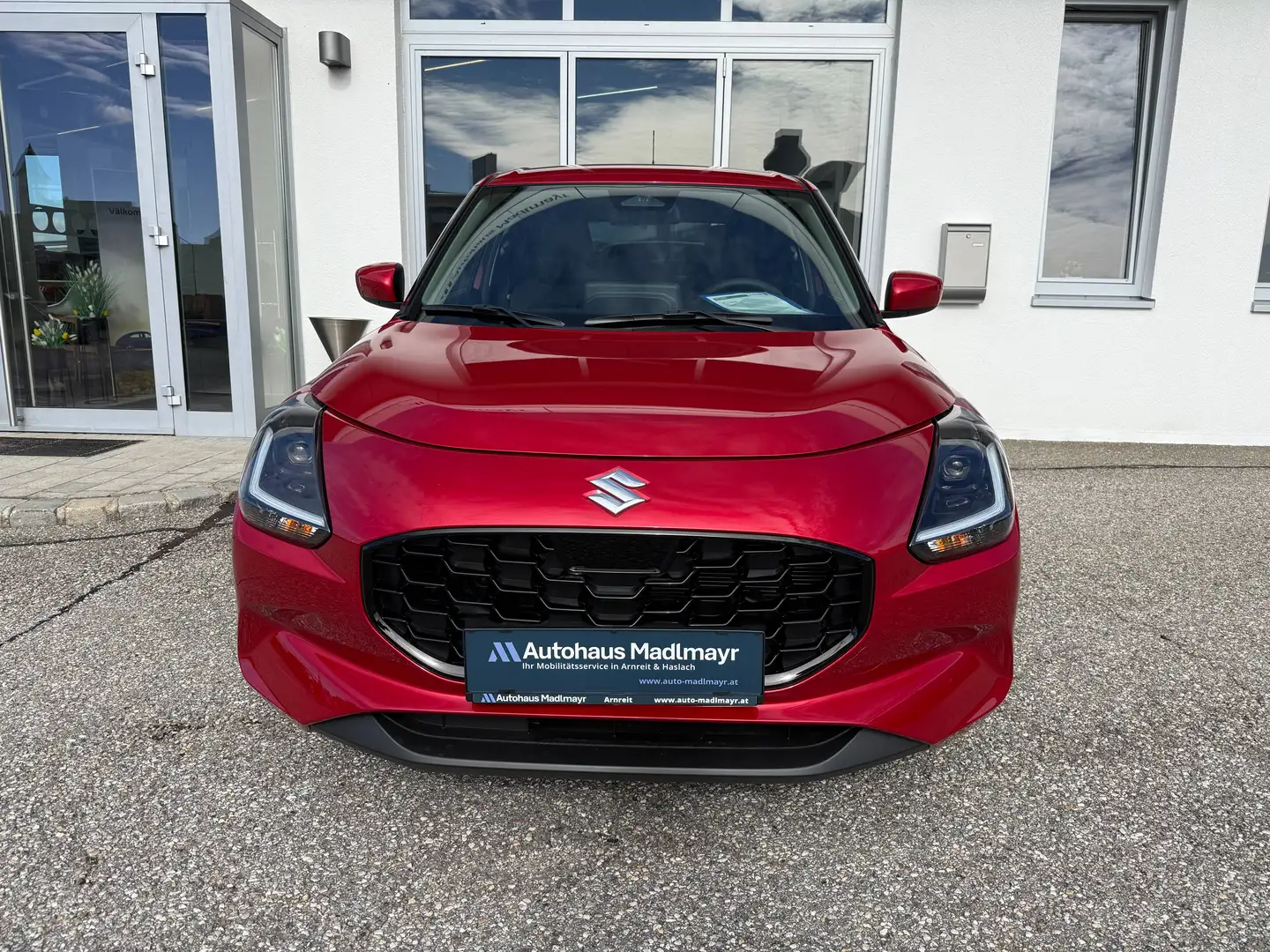 Suzuki Swift SWIFT 1.2 HYBRID shine Rot - 1