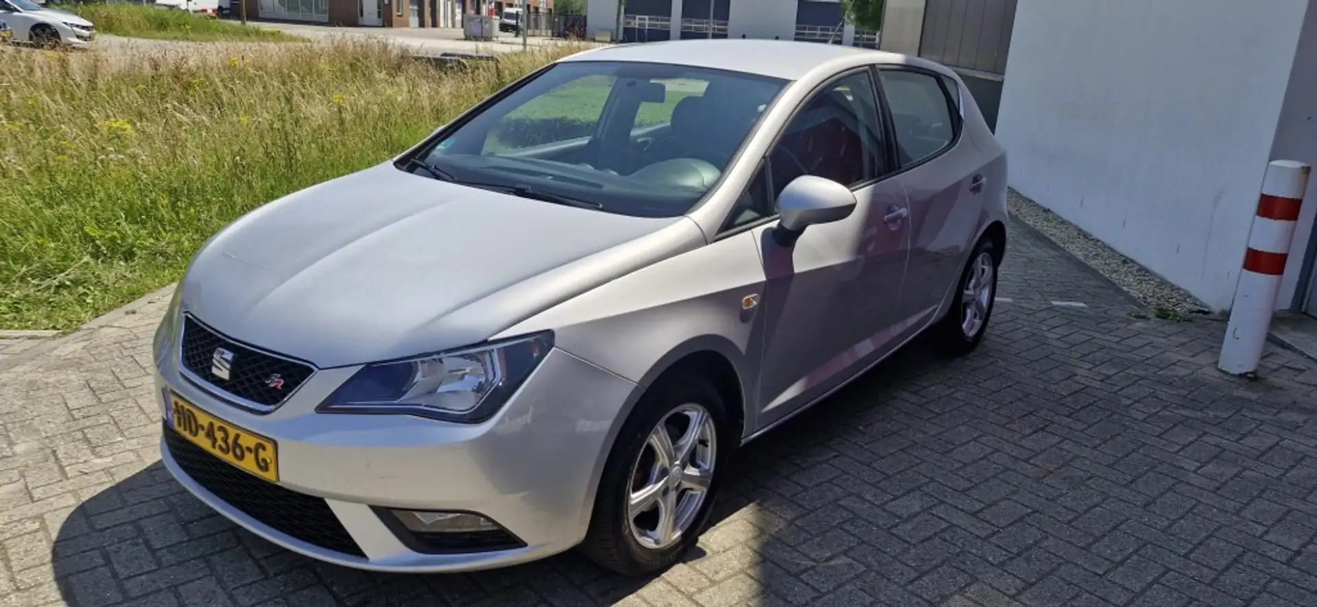 SEAT Ibiza 1.2 TSI FR style Grijs - 1