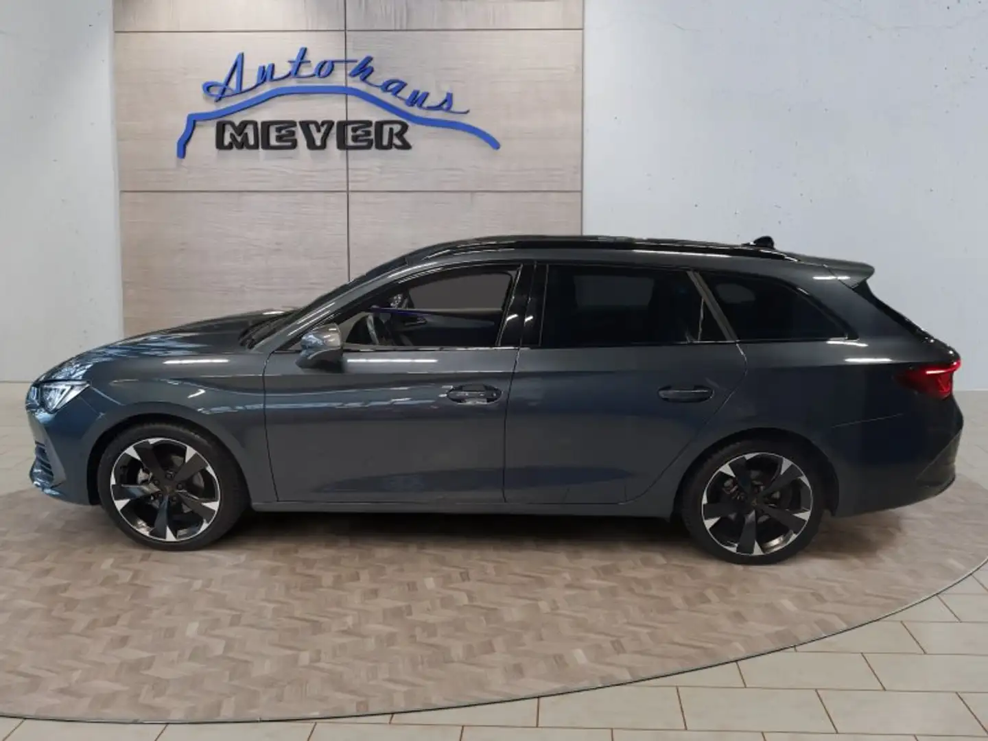 CUPRA Leon ST 1.5eTSI DSG 3*J.Gar/ACC/LED/Kamera/Keyless Gris - 2