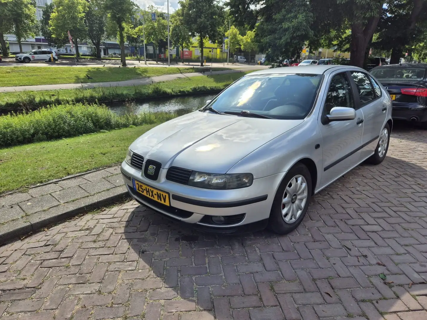 SEAT Leon 1.6-16V Stella Argent - 1