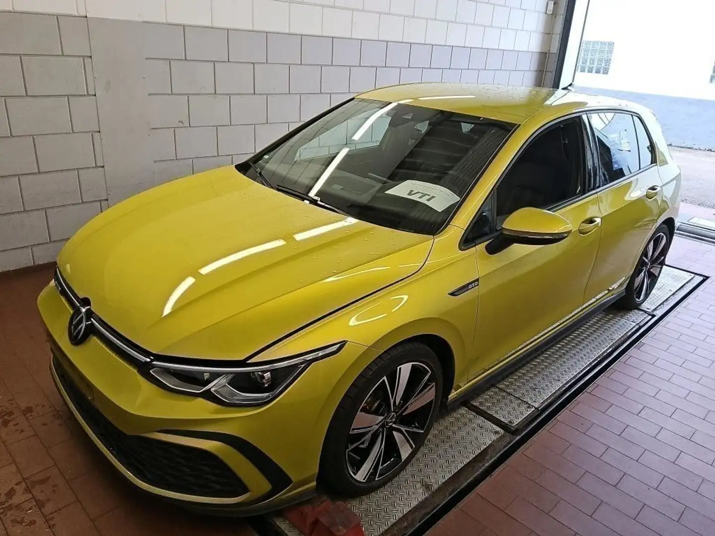 Volkswagen Golf 2.0 TDI SCR DSG GTD Gelb - 2