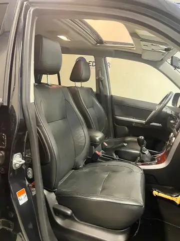 Suzuki Grand Vitara view 11