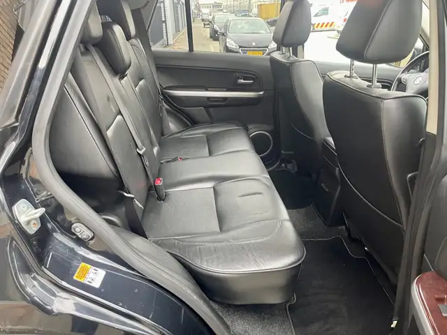 Suzuki Grand Vitara view 16