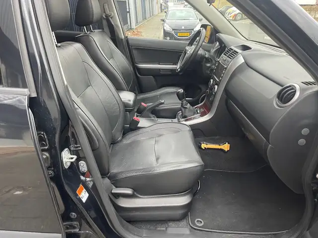 Suzuki Grand Vitara view 14