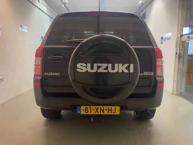 Suzuki Grand Vitara view 9