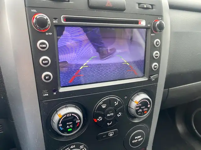 Suzuki Grand Vitara view 3