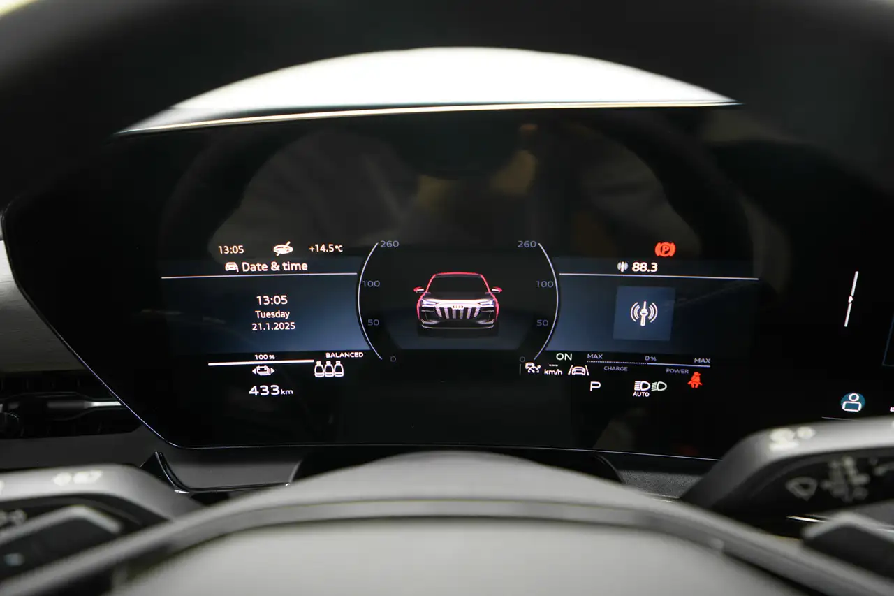 Audi Q6 e-tron снимка Audi Q6 e-tron