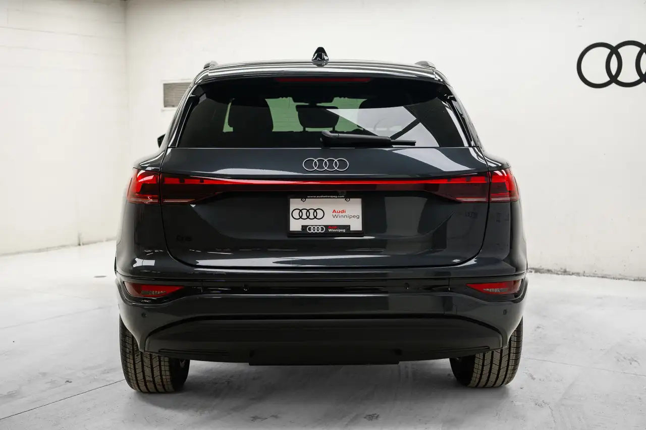 Audi Q6 e-tron снимка Audi Q6 e-tron