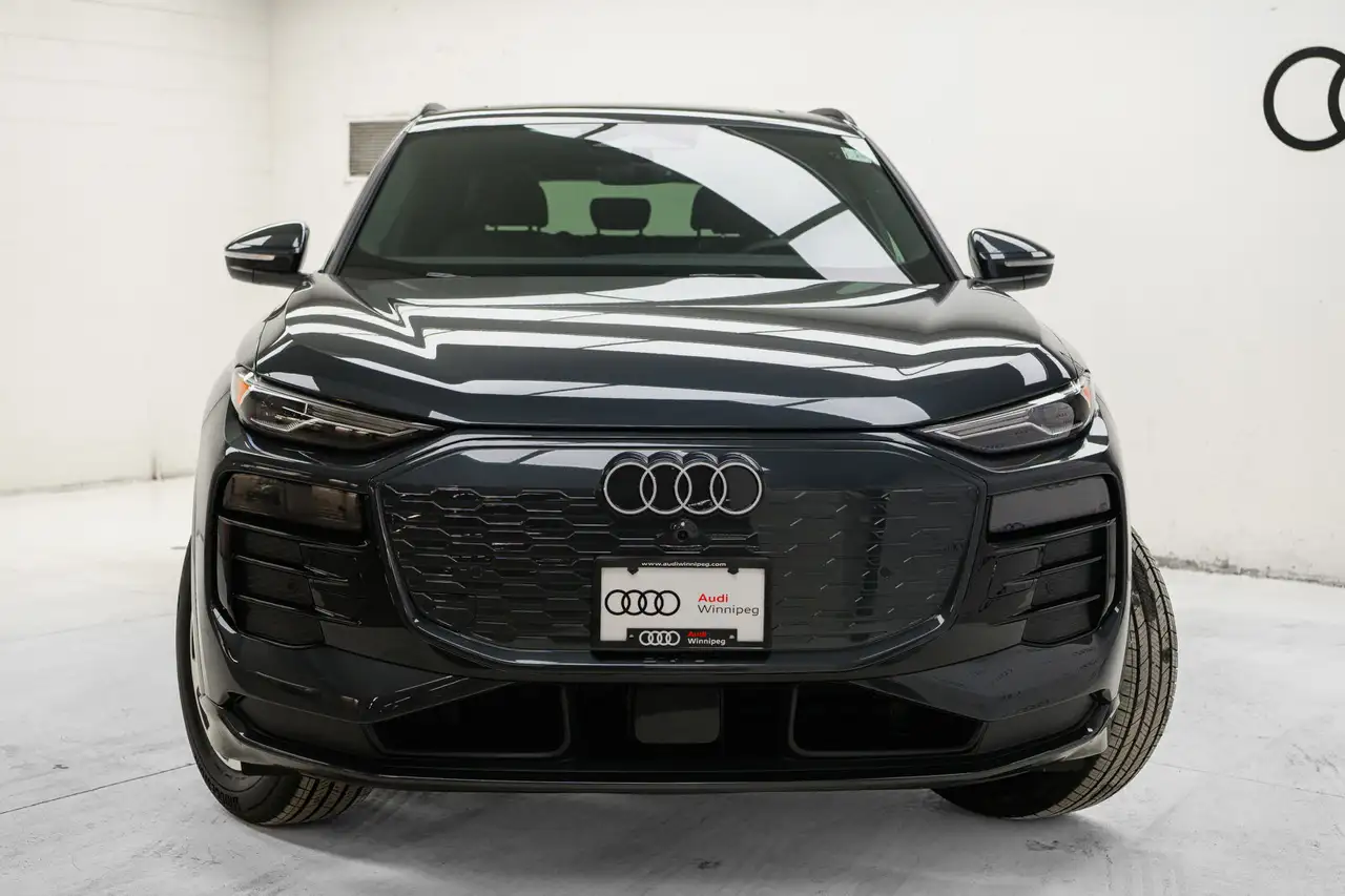 Audi Q6 e-tron снимка Audi Q6 e-tron