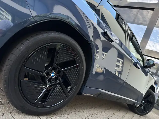 BMW Ix3 view 3