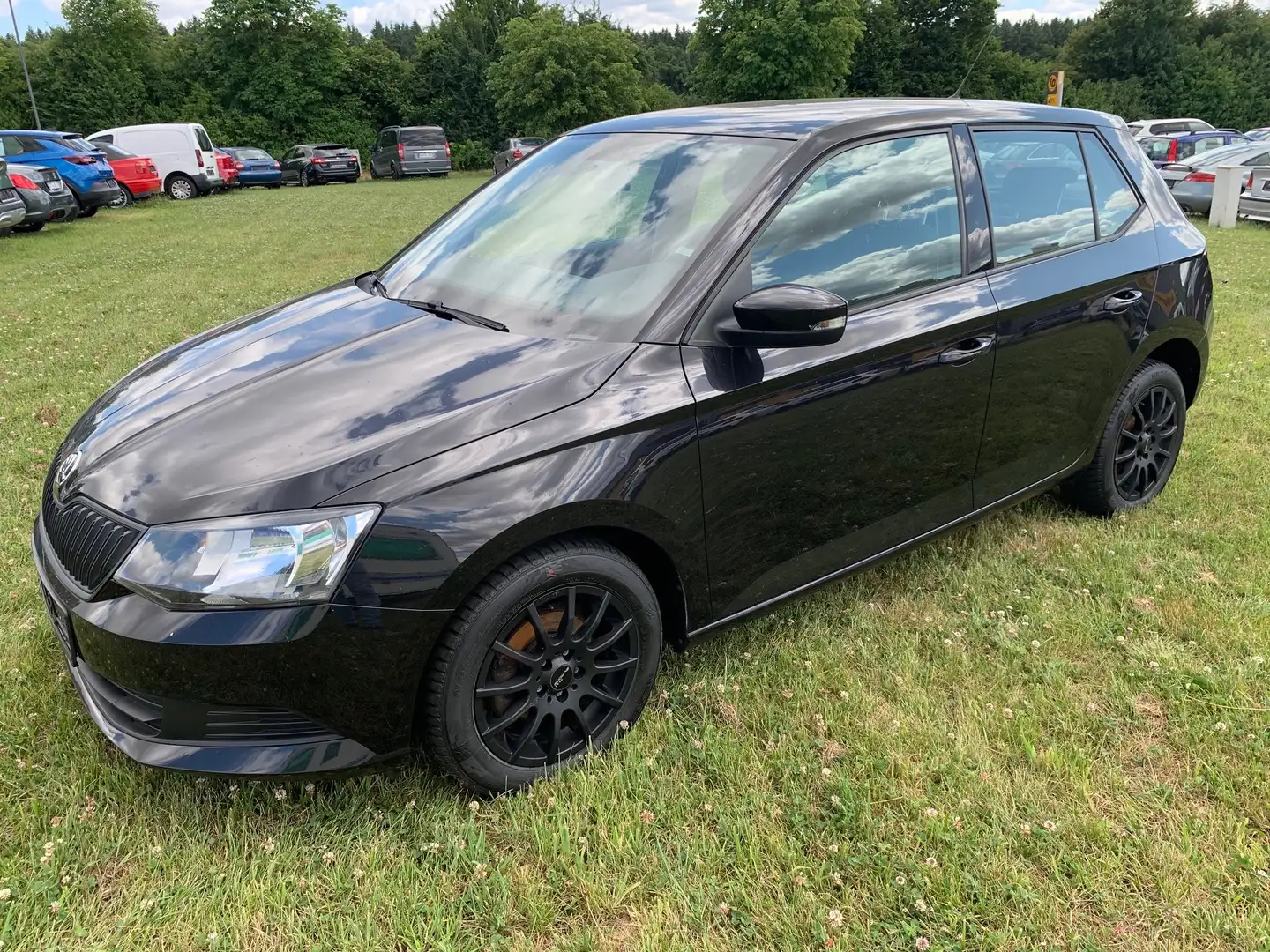 Skoda Fabia 1.0 MPI Cool Edition Noir - 1