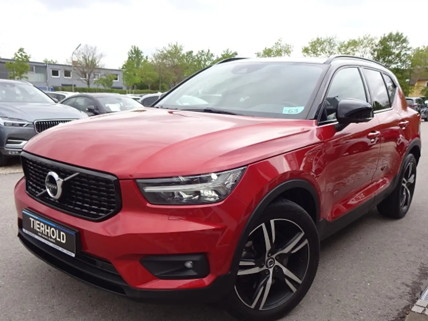 Volvo XC40 T4 R Design Plug-In 2WD Pano ACC 360° 19" Red - 2