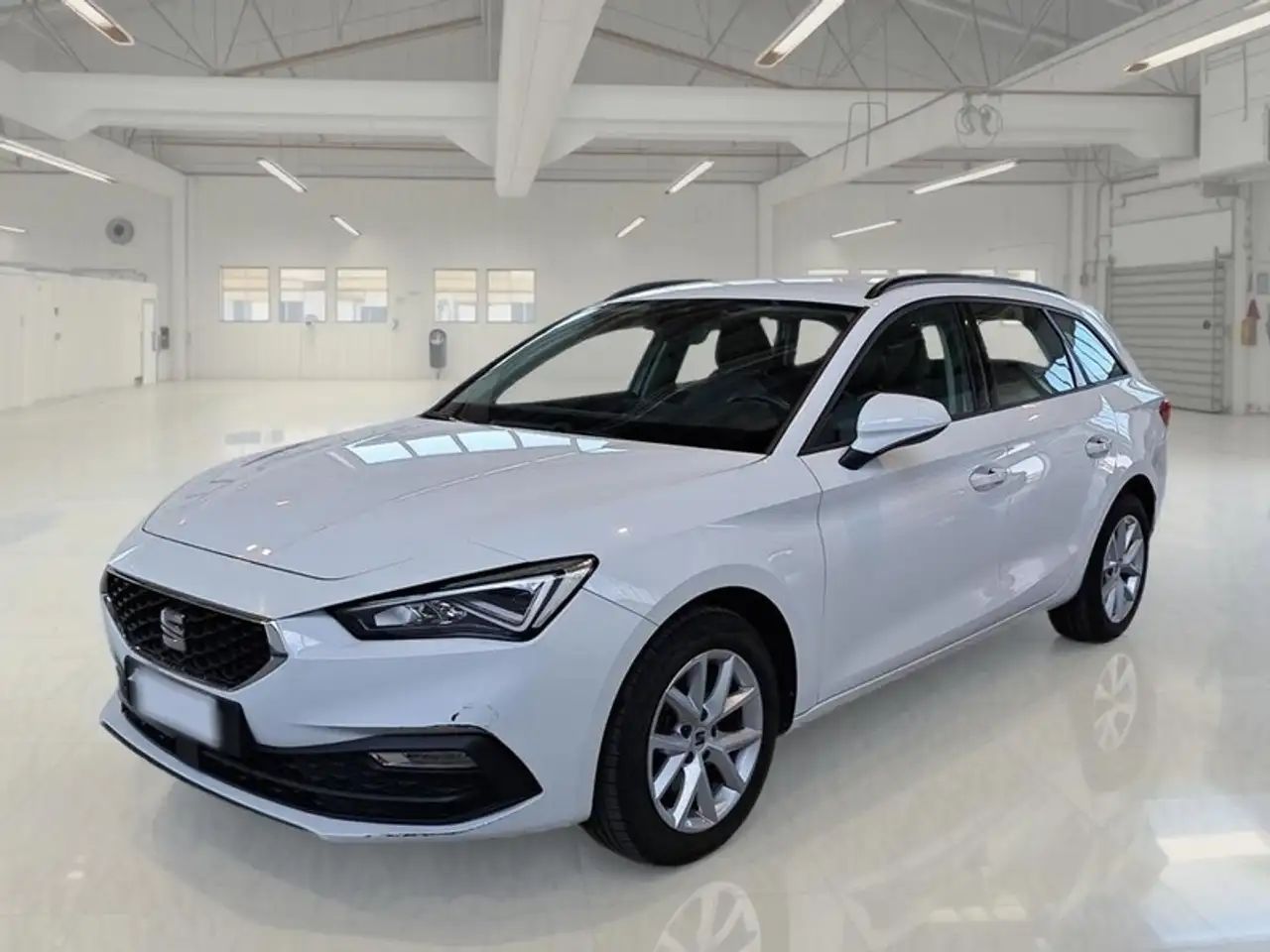 SEAT Leon ST 2.0 TDI 110 KW BUSINESS DSG STATION WAGON — photo 1 of 11