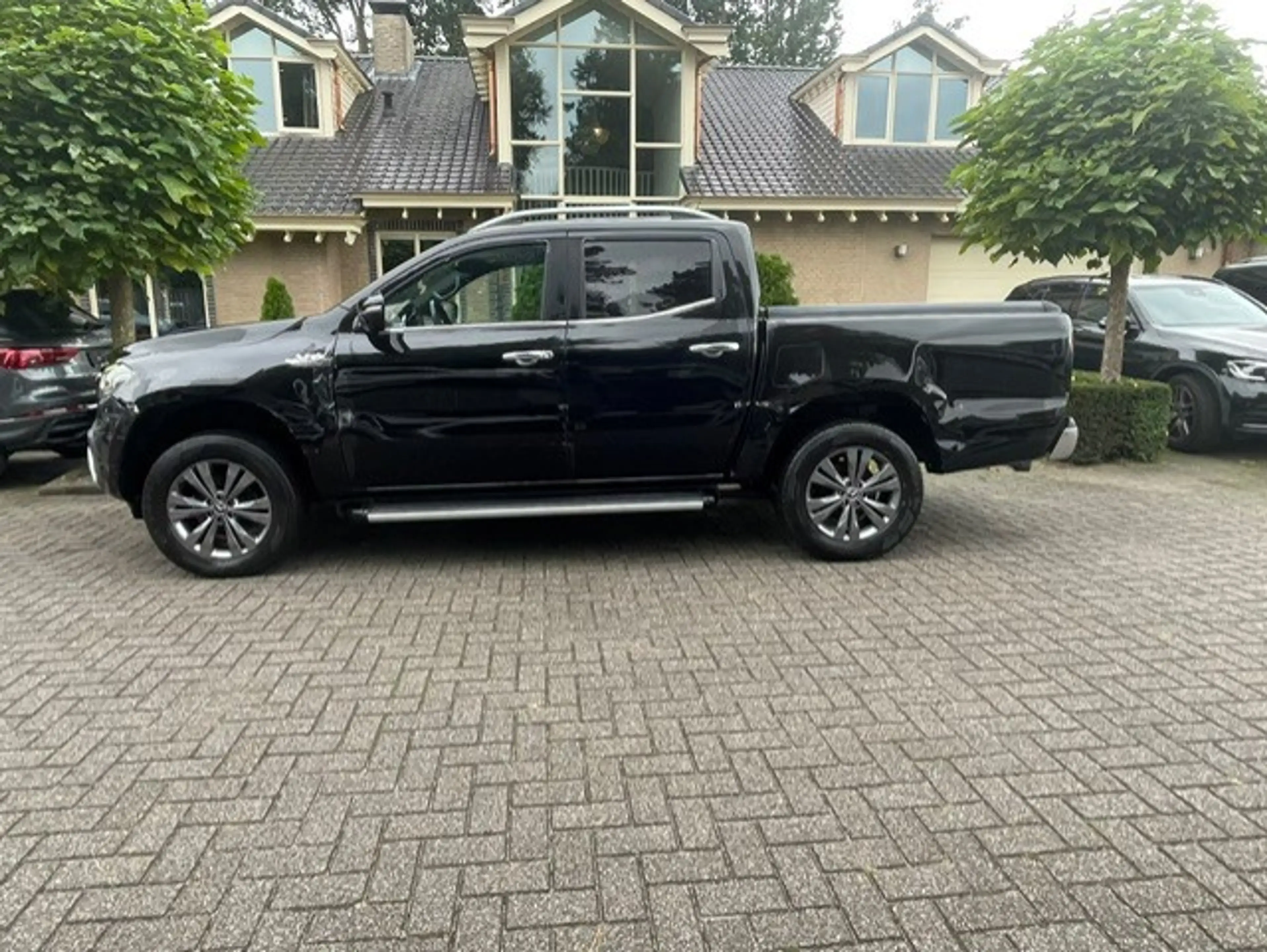 Mercedes-Benz X 350 d 4-MATIC EDITION V6 POWER — photo 2