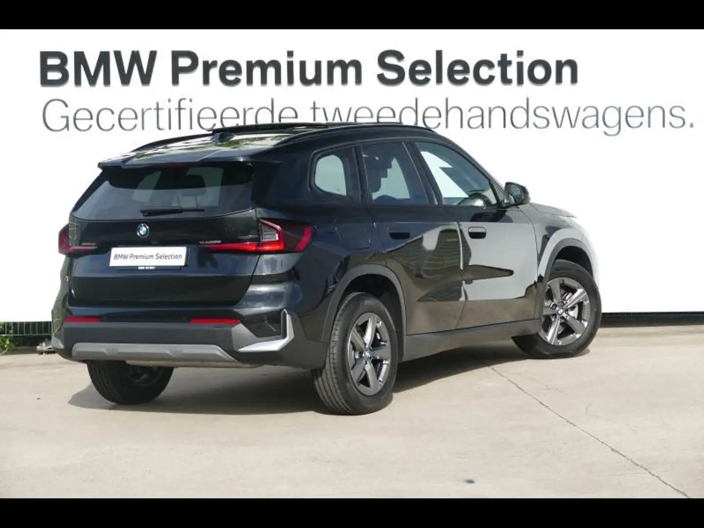 BMW X1 sDrive18i Zwart - 2