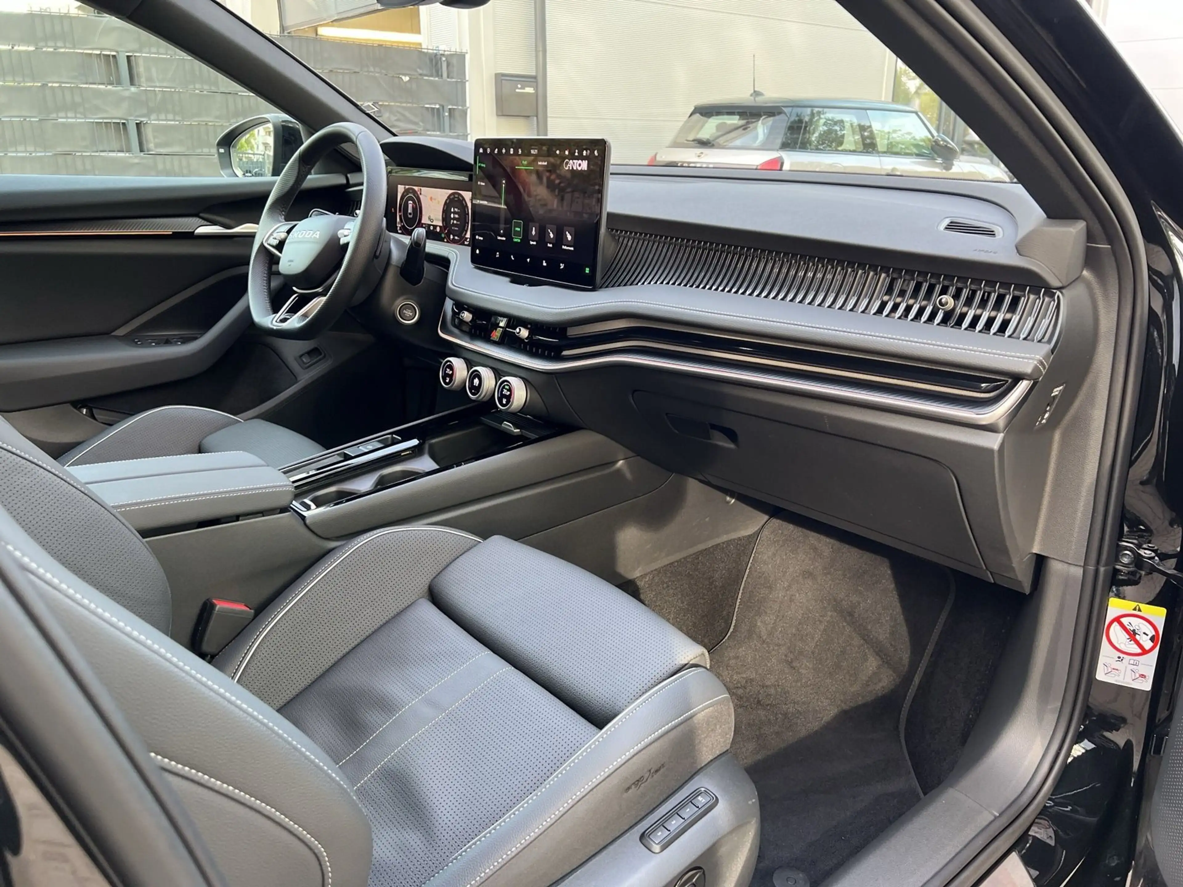 Skoda Superb 2.0 TDI 142 kW 4x4 Sportline — photo 11