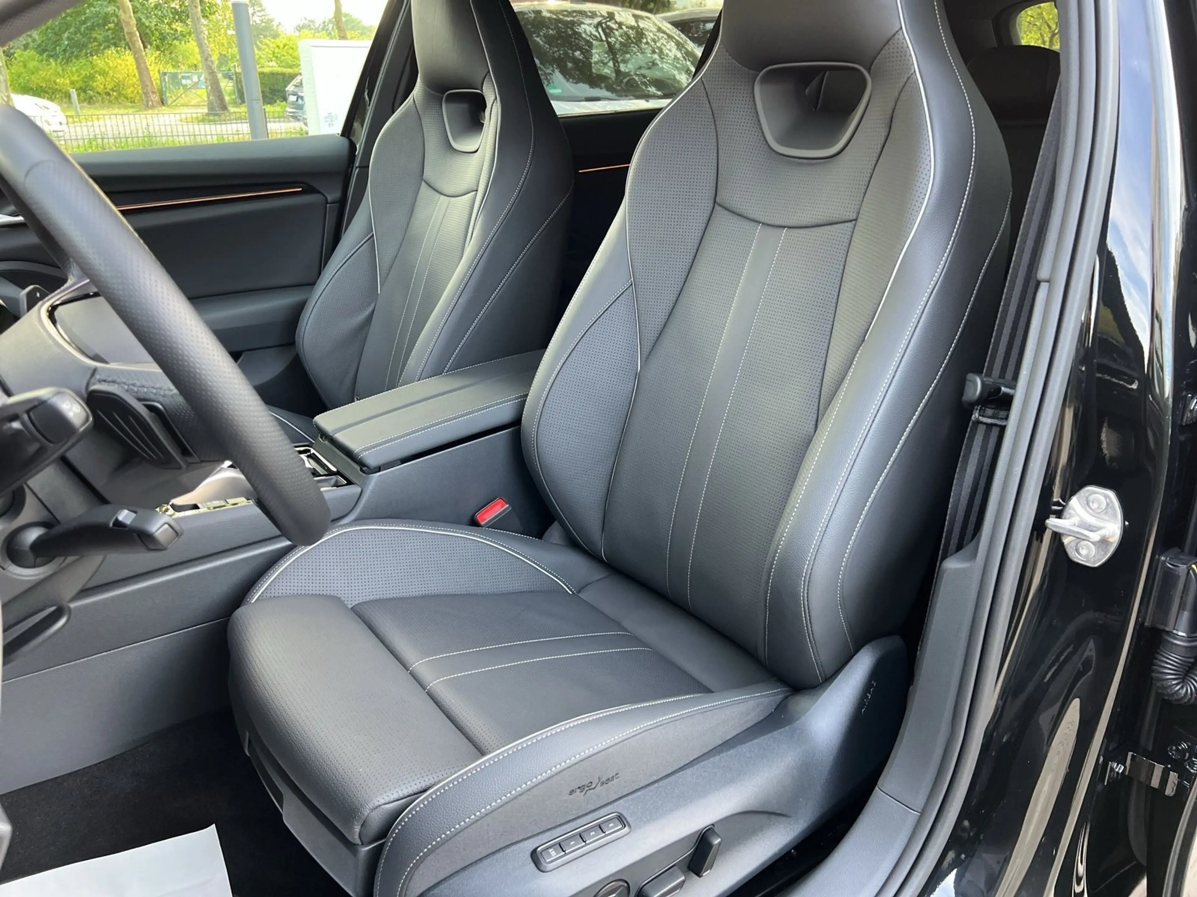 Skoda Superb 2.0 TDI 142 kW 4x4 Sportline — photo 9