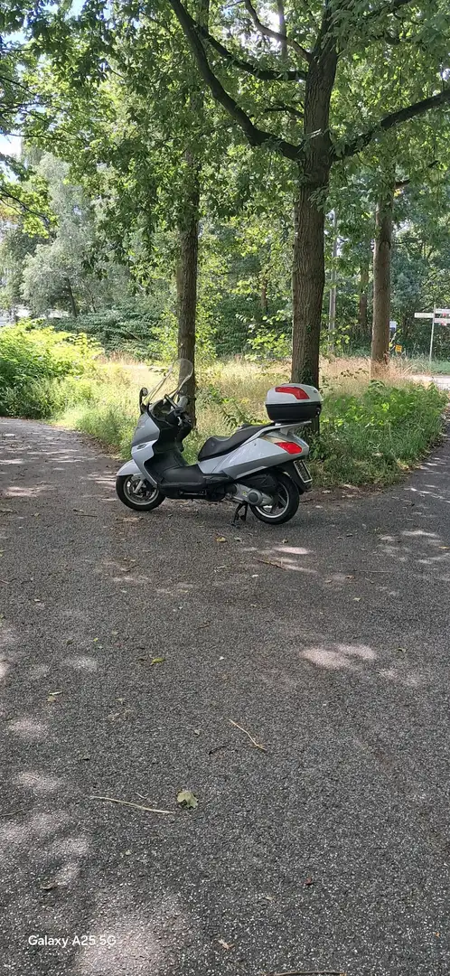Aprilia Atlantic 125 Srebrny - 1