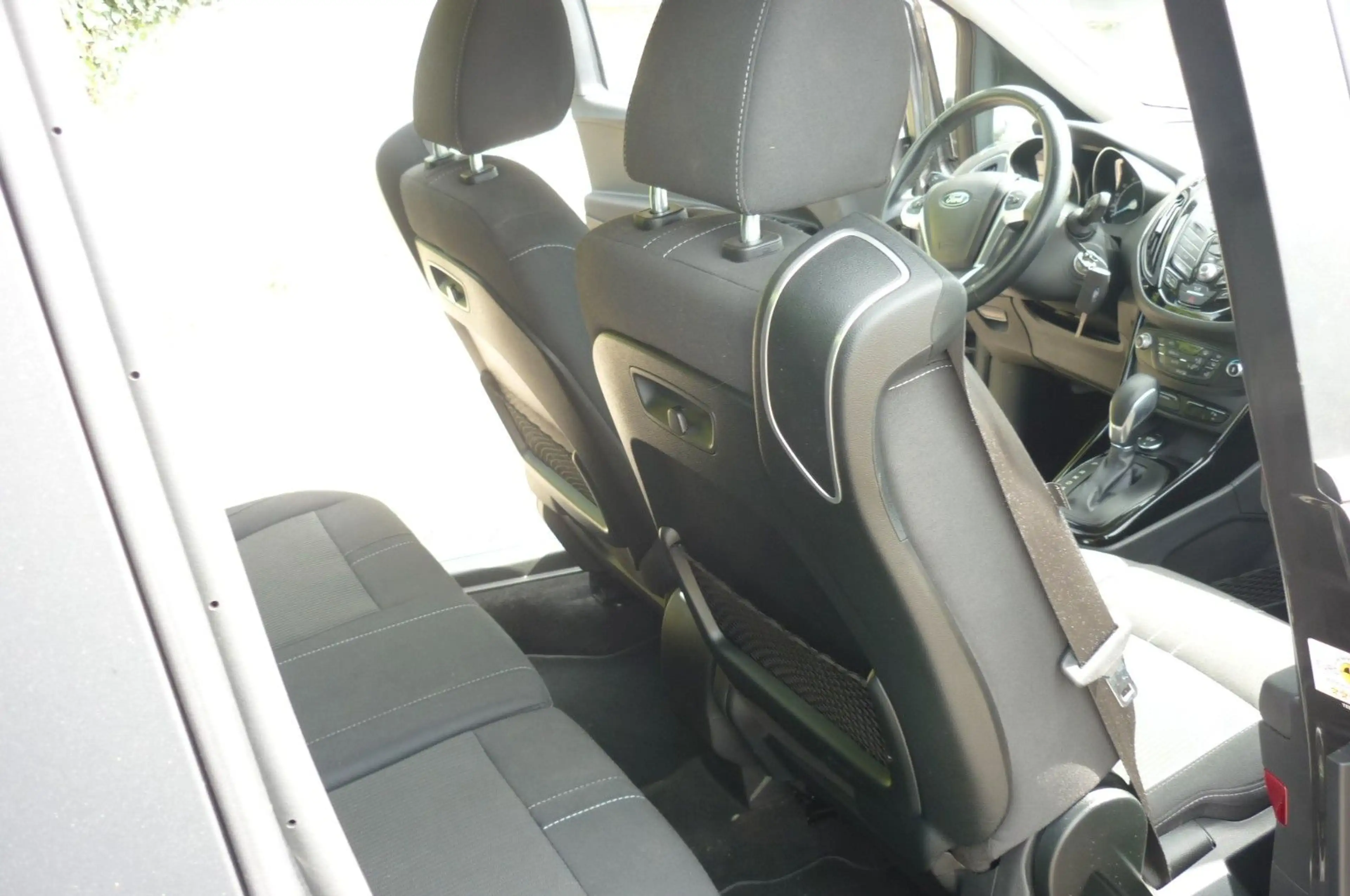 Ford B-Max B-MAX Titanium 1 HAND ALU NAVI Automatik — photo 14