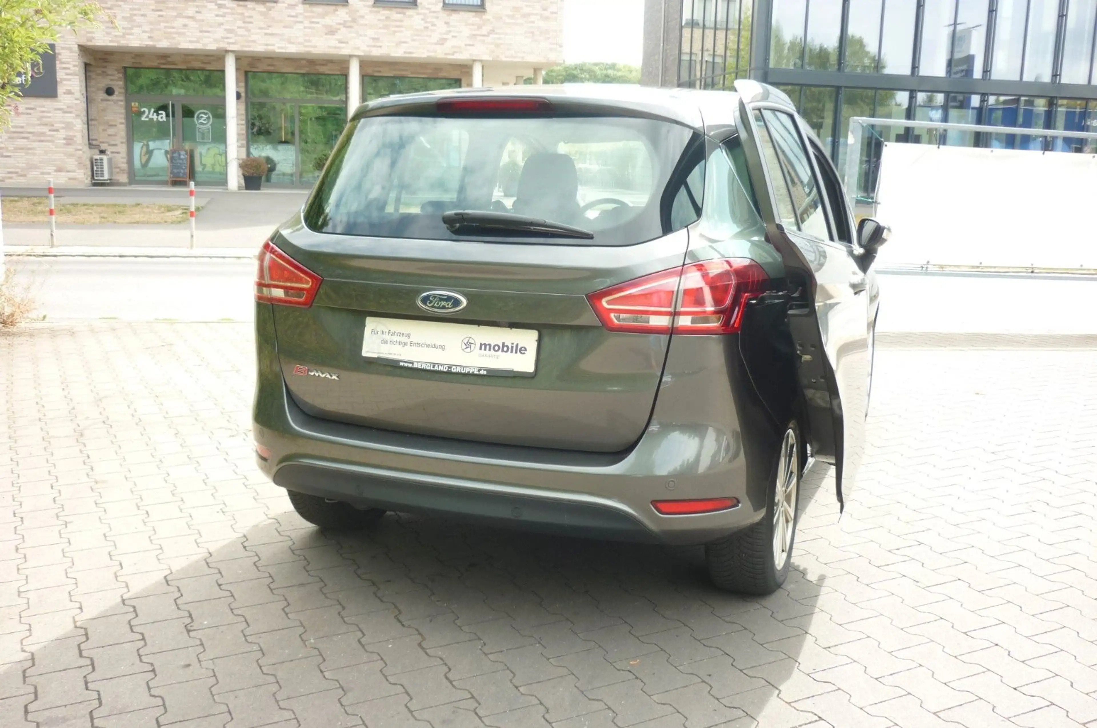 Ford B-Max B-MAX Titanium 1 HAND ALU NAVI Automatik — photo 6