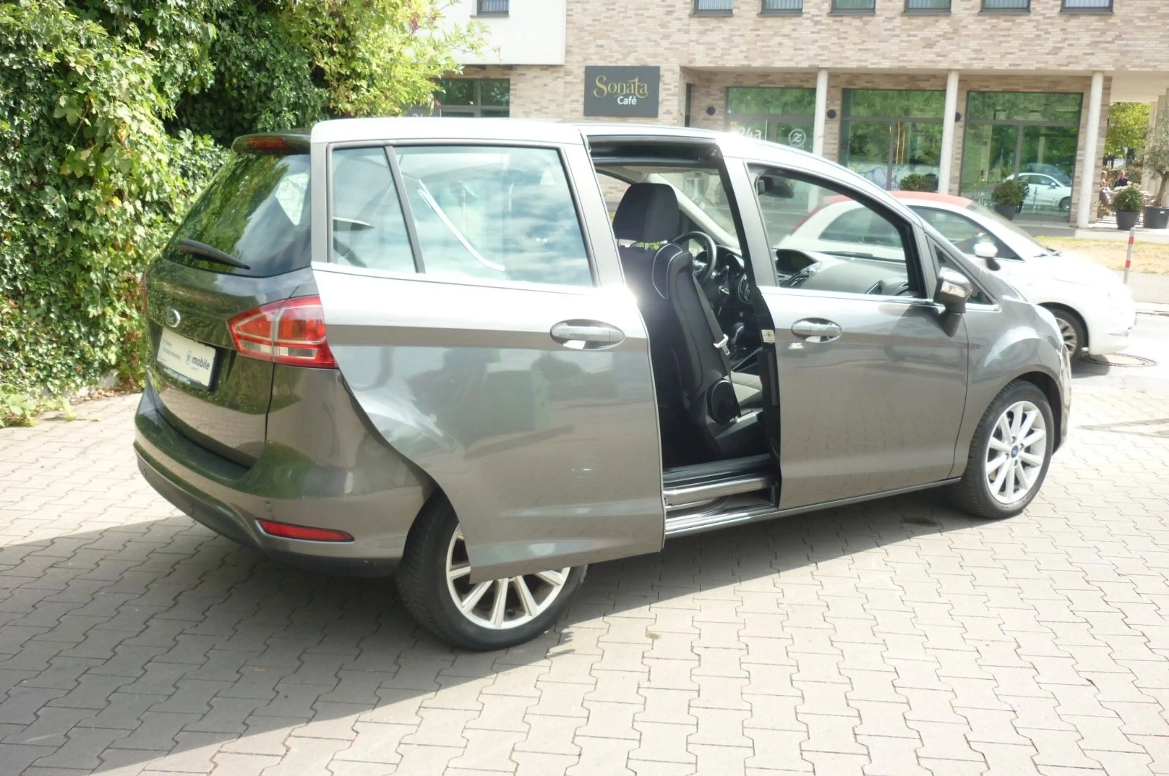 Ford B-Max B-MAX Titanium 1 HAND ALU NAVI Automatik — photo 4