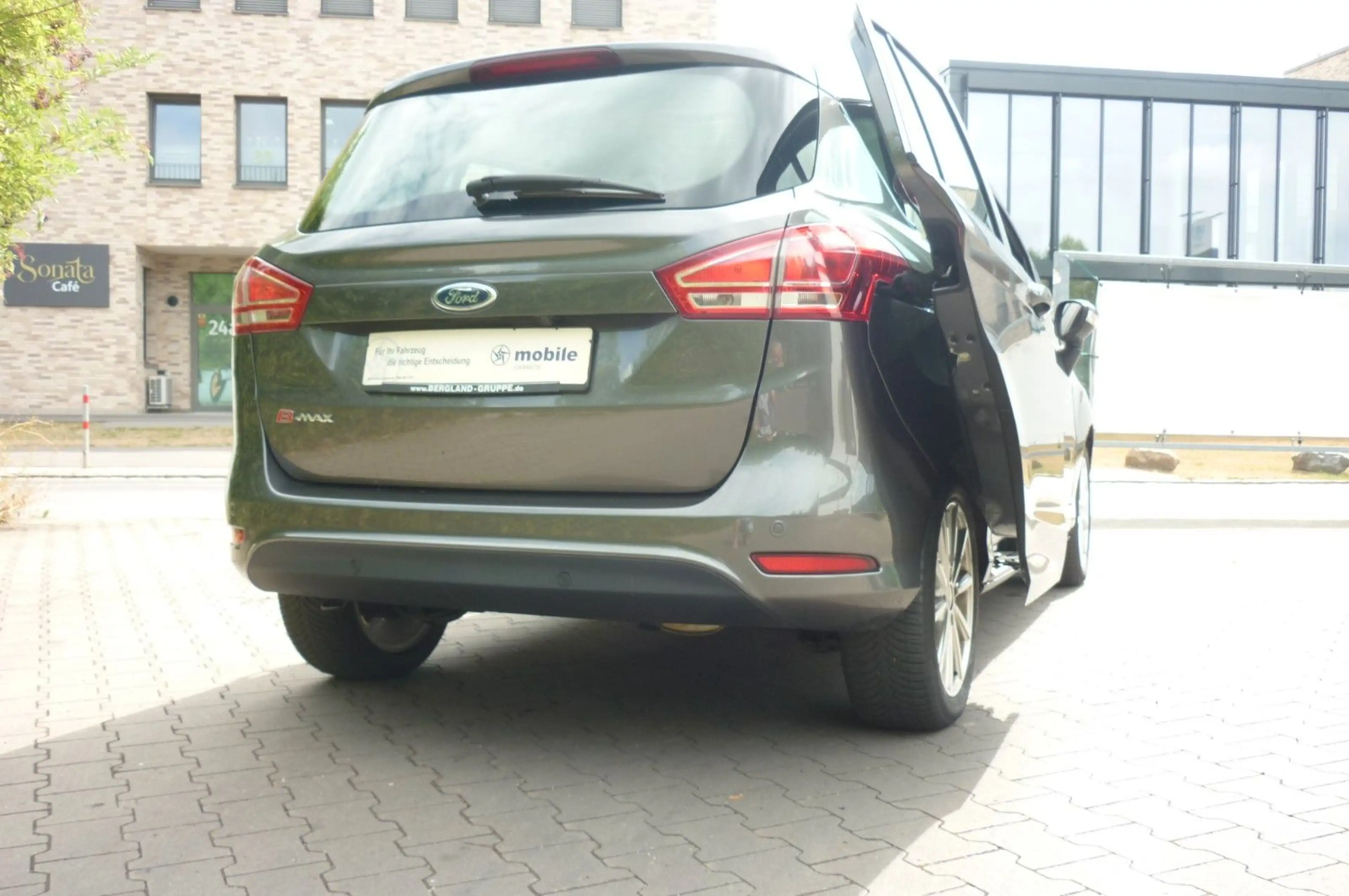 Ford B-Max B-MAX Titanium 1 HAND ALU NAVI Automatik — photo 7