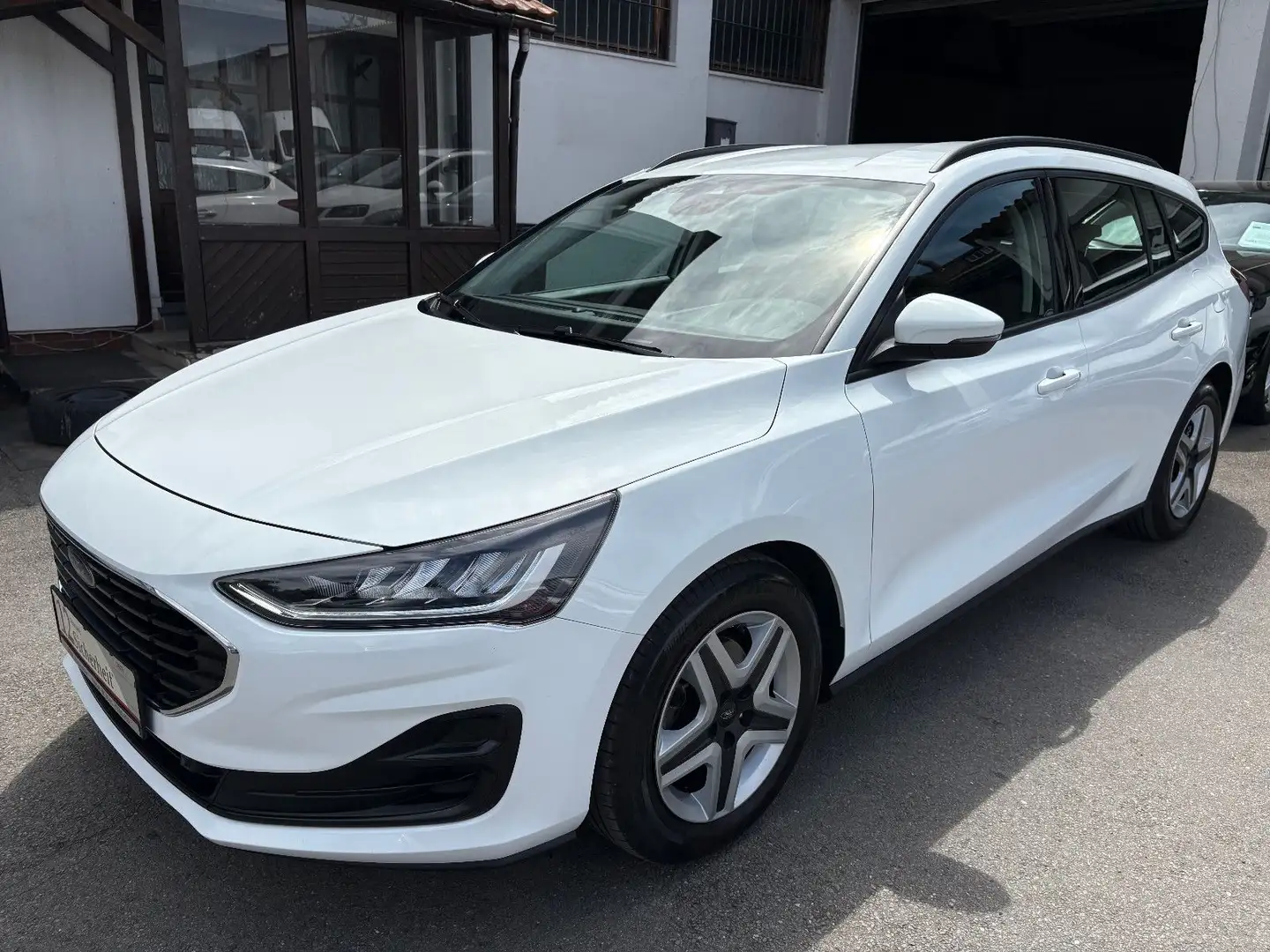Ford Focus Turnier 1.5 Cool&Connect LED AHK NAVI TEMP Bianco - 1