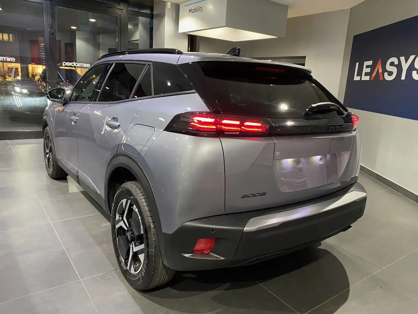 Peugeot 2008 2008 PureTech 100 S&S Allure Gelb - 2