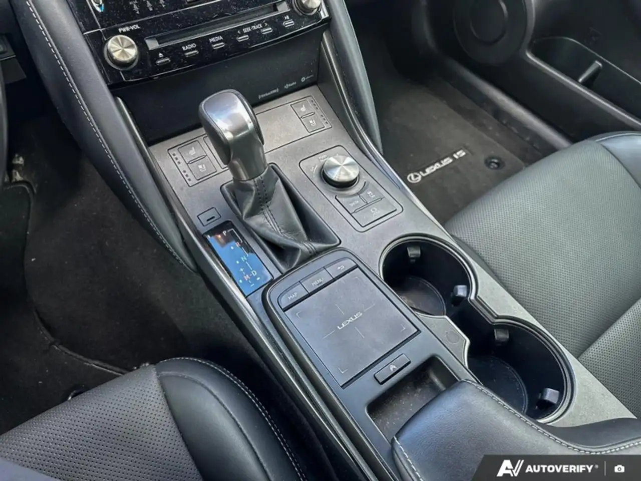 Lexus IS photo Lexus IS