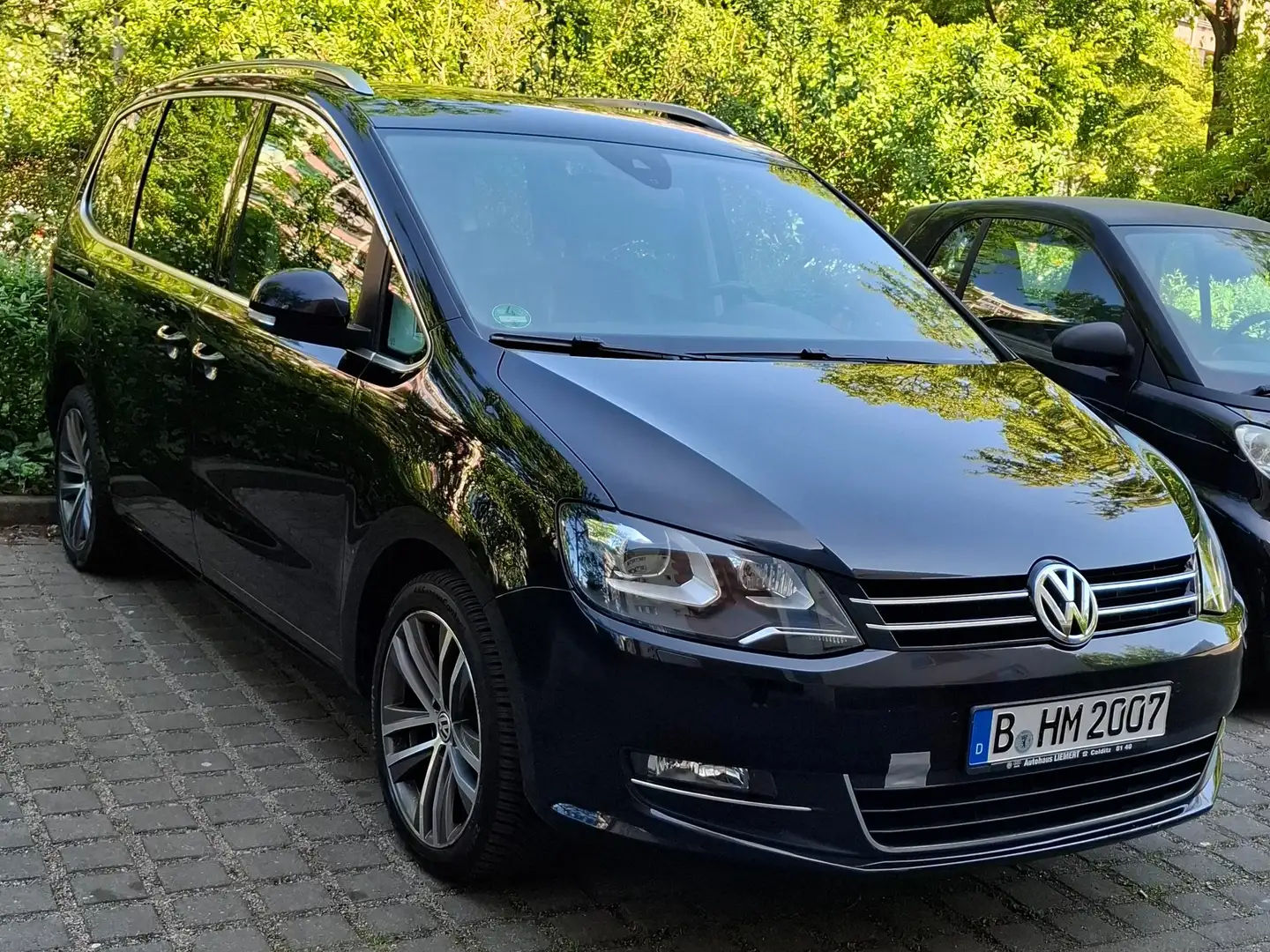 Volkswagen Sharan Sharan Diesel 2.0 TDI DSG BlueMotion Technology Hi Černá - 1